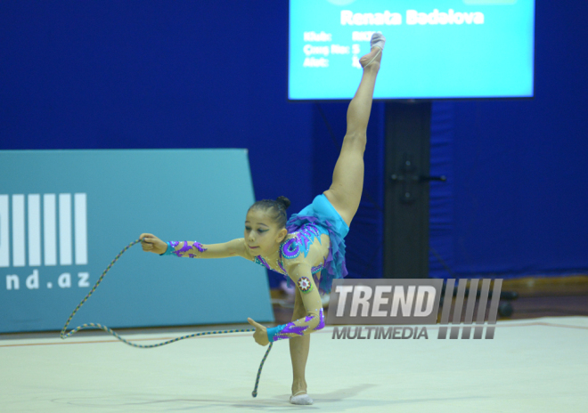 Bədii gimnastika üzrə XXII Bakı çempionatı və birinciliyi start götürüb. Bakı, Azərbaycan, 13 noyabr 2015